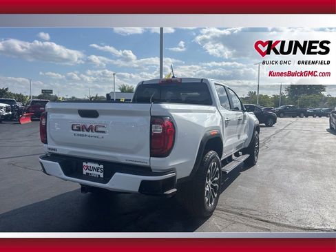 Used 2024 GMC Canyon Denali image 10