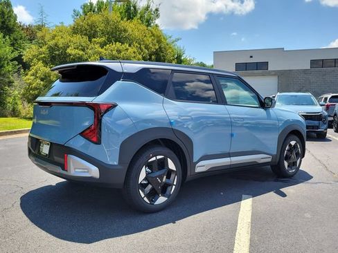 New 2027 Kia Seltos S FWD image 4