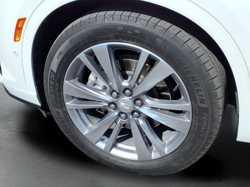 Used 2023 Cadillac XT6 Premium Luxury w/ Technology Package AWD/4WD image 19