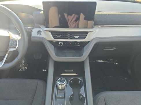 Used 2025 Ford Explorer Active image 12