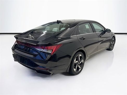 Used 2023 Hyundai Elantra Limited image 5