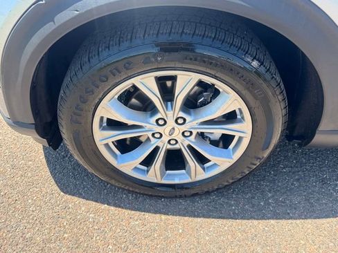 Used 2024 Ford Explorer Limited RWD image 8