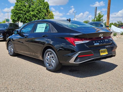 New 2025 Hyundai Elantra Blue image 3