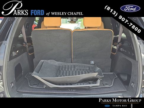 Used 2025 Jeep Grand Cherokee L Summit AWD/4WD image 8