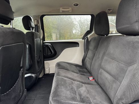 Used 2017 Dodge Grand Caravan SE w/ Power Window Group image 13