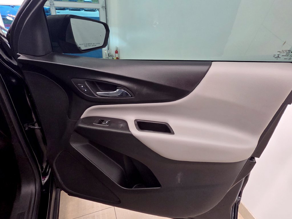 Used 2022 Chevrolet Equinox LS w/ LS Convenience Package FWD image 18