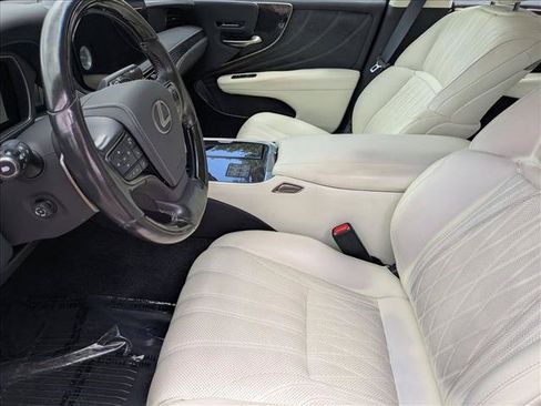 Used 2023 Lexus LS 500 w/ Interior Upgrade Package RWD image 16