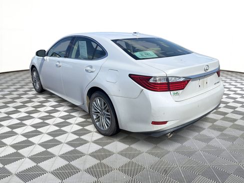 Used 2013 Lexus ES 350 w/ Luxury Pkg FWD image 3