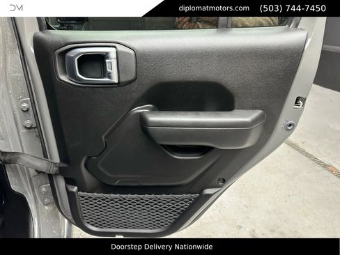 Used 2023 Jeep Wrangler Unlimited Rubicon 4xe w/ Steel Bumper Group image 26