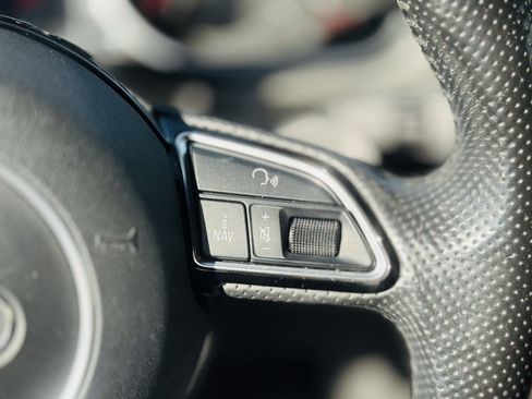 Used 2015 Audi Q7 3.0T S line Prestige w/ 21" S Line Plus Package image 29