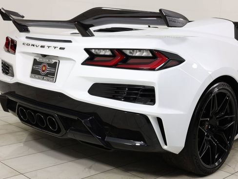Used 2025 Chevrolet Corvette Z06 w/ Z07 Performance Package image 45