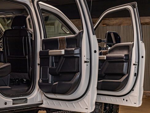 Used 2021 Ford F250 Lariat image 31