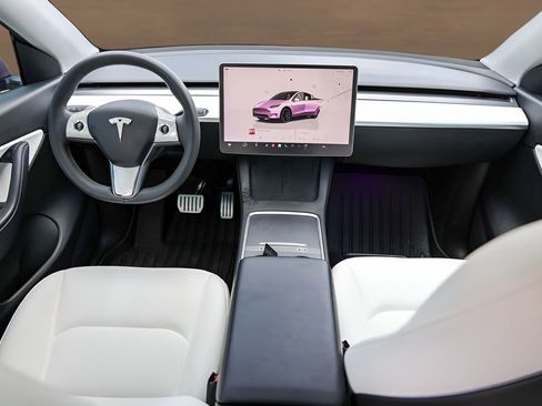 Used 2022 Tesla Model Y Performance AWD/4WD image 22