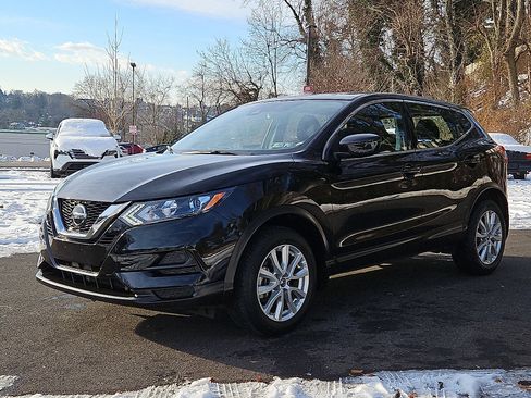 Certified 2022 Nissan Rogue Sport S image 3