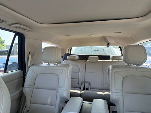 Used 2019 Lincoln Navigator Reserve w/ Cargo Package AWD/4WD image 32