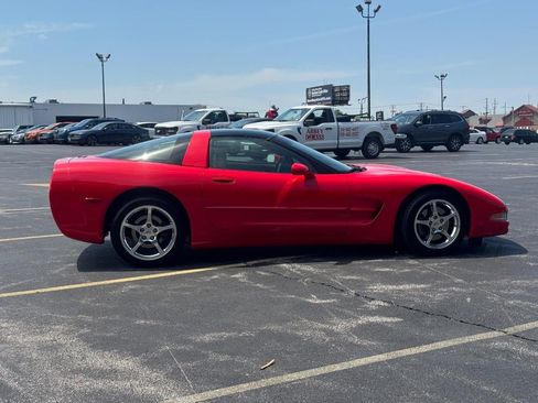 Used 2001 Chevrolet Corvette Coupe w/ Preferred Equipment Group2 RWD image 3