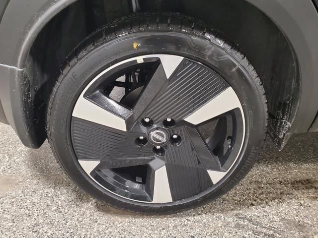 Used 2025 Nissan Kicks SR AWD/4WD image 4