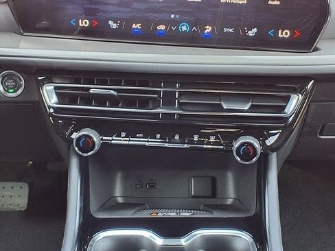 New 2026 Chevrolet Traverse LT image 13