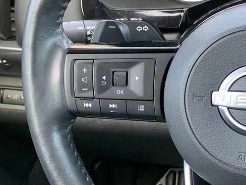 Used 2023 Nissan Pathfinder SL FWD image 14
