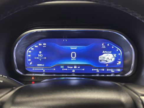 Used 2023 Chevrolet Suburban Premier image 19