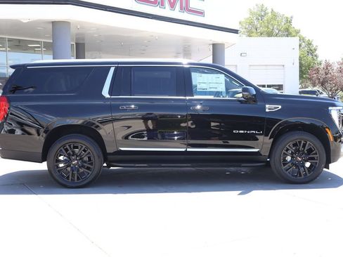 New 2026 GMC Yukon XL Denali AWD/4WD image 7