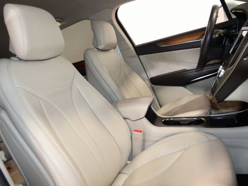 Used 2017 Lincoln MKC Select w/ Lincoln MKC Climate Package image 59