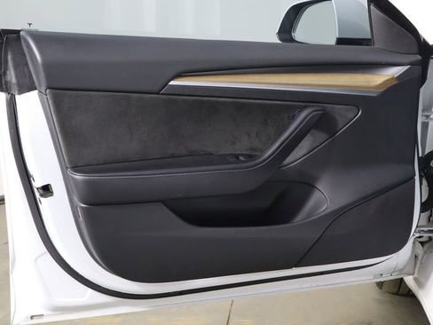 Used 2023 Tesla Model 3 Performance image 18