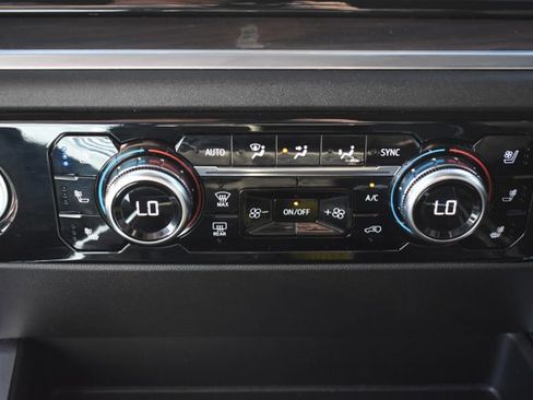 Used 2023 GMC Sierra 1500 SLT w/ SLT Convenience Package image 28