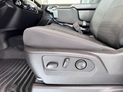 Certified 2025 Chevrolet Silverado 1500 LT image 24