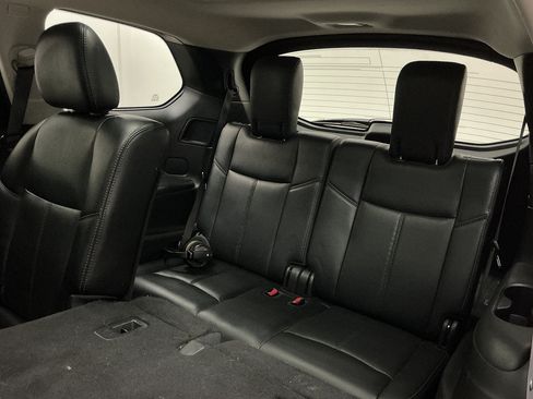 Used 2015 Nissan Pathfinder Platinum w/ Family Entertainment Package FWD image 27