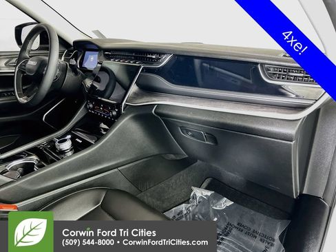 Used 2023 Jeep Grand Cherokee 4WD 4xe image 32