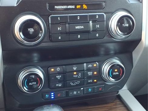 Used 2020 Ford F150 Lariat w/ Equipment Group 502A Luxury AWD/4WD image 25