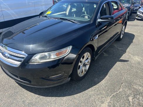 Used 2010 Ford Taurus SEL image 3