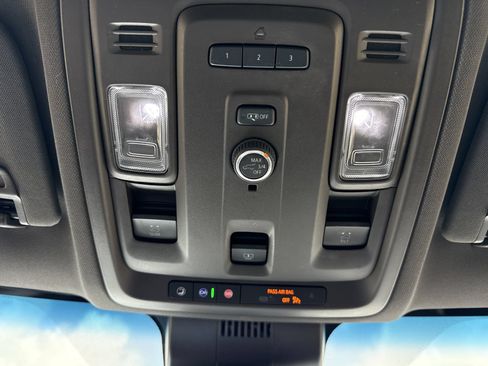 Used 2023 Chevrolet Tahoe LT RWD image 16