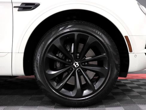 Used 2017 Bentley Bentayga image 90