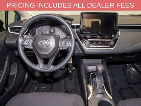 Used 2025 Toyota Corolla LE FWD image 6