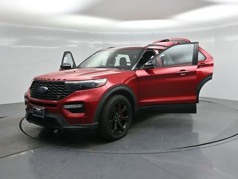 Used 2020 Ford Explorer ST w/ ST Street Pack image 28