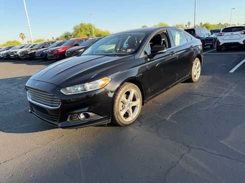 Used 2016 Ford Fusion SE AWD/4WD image 3