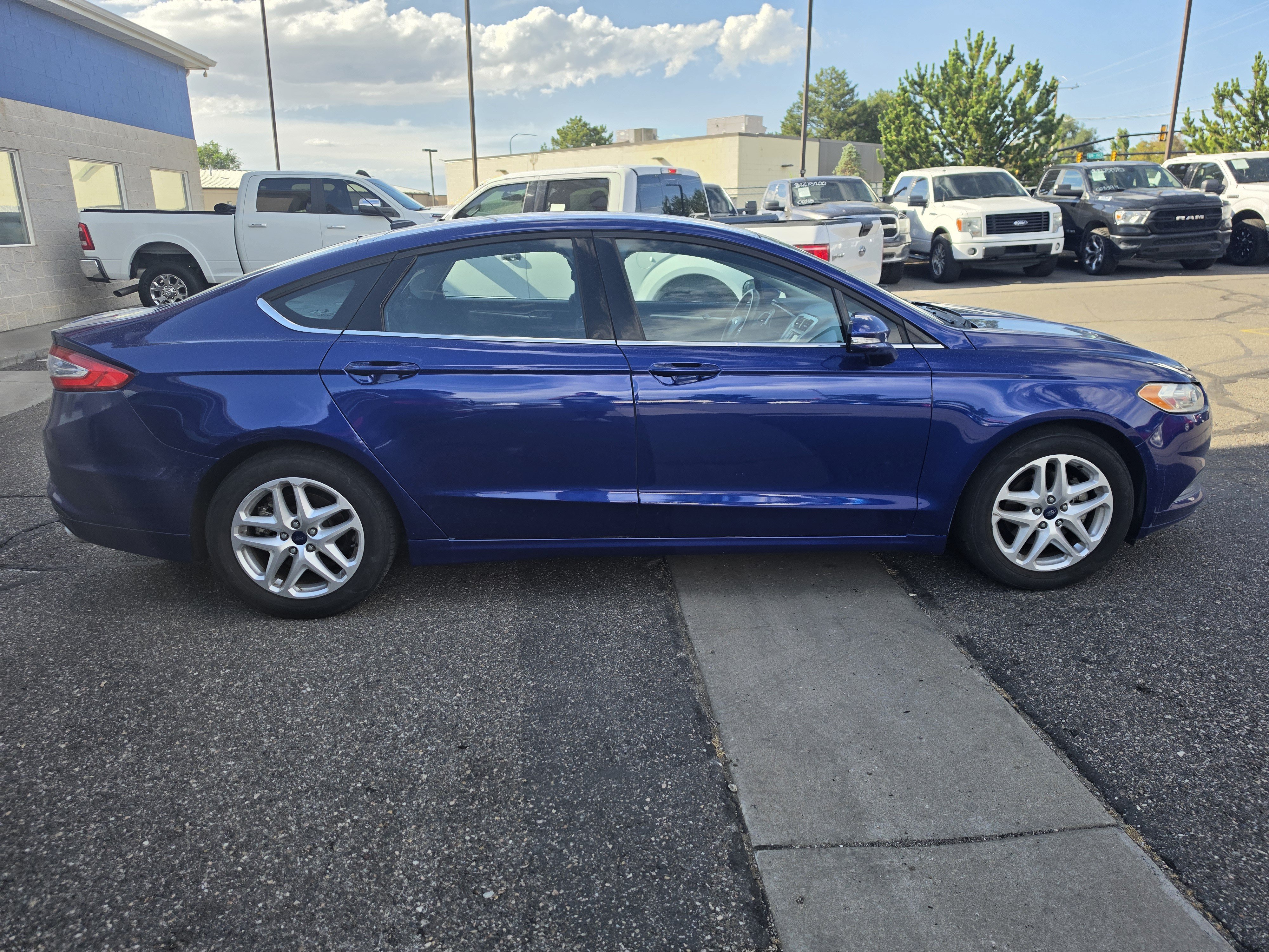 Used 2015 Ford Fusion SE FWD image 8