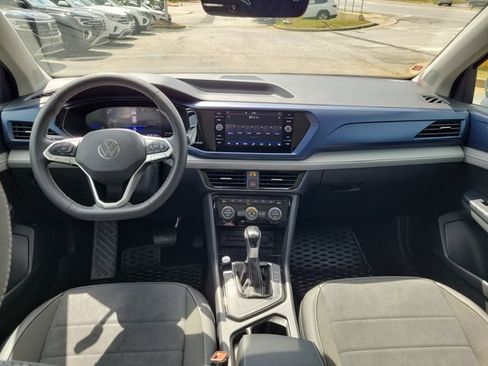 Certified 2024 Volkswagen Taos SE w/ Panoramic Sunroof Package FWD image 8