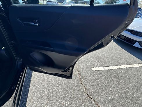 Used 2021 Toyota Venza XLE w/ Softex Package image 16