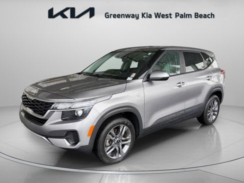 Used 2022 Kia Seltos LX AWD/4WD image 3