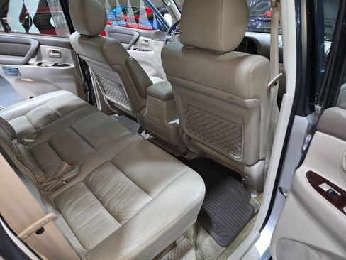 Used 2002 Toyota Land Cruiser image 68