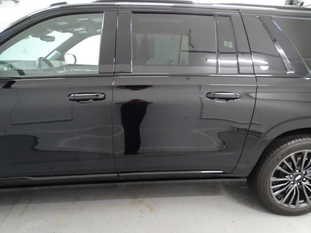 Used 2025 Cadillac Escalade ESV Sport Platinum AWD/4WD image 21