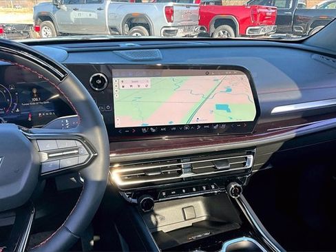 Used 2025 Chevrolet Traverse RS w/ LPO, Floor Liner Package image 9