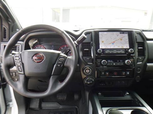 Used 2024 Nissan Titan PRO-4X w/ Pro-4x Convenience Package image 11