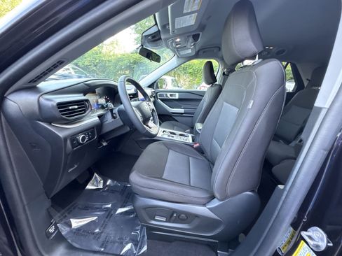 Used 2023 Ford Explorer XLT AWD/4WD image 13