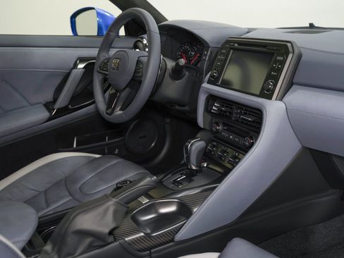 Used 2020 Nissan GT-R Premium AWD/4WD image 34