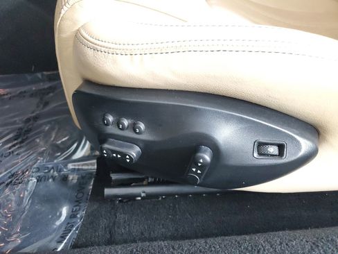 Used 2013 Maserati GranTurismo Sport image 29