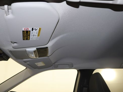 Used 2025 Mitsubishi Outlander ES image 37